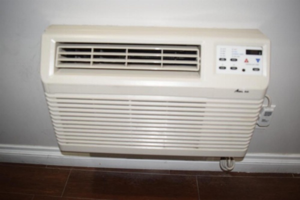 Deluxe Inn Hawthorne/ LAX image 10