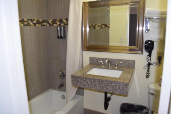 Deluxe Inn Hawthorne/ LAX image 29
